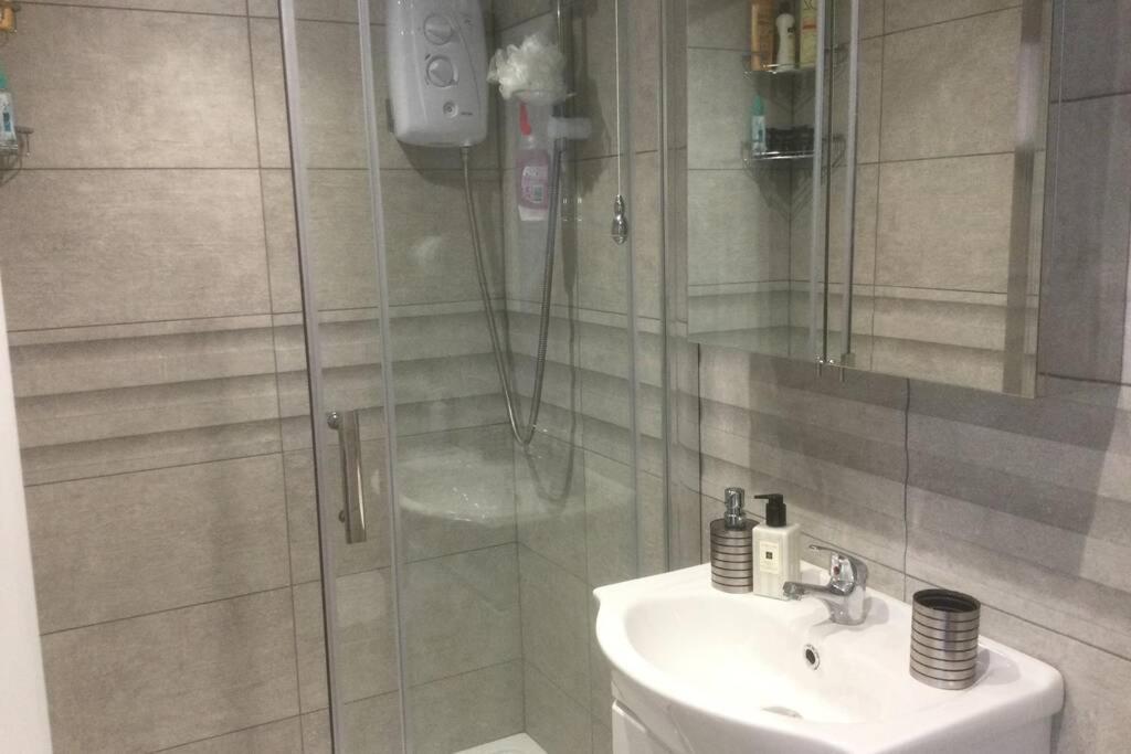 Leafy Lytham Central Lovely Ground Floor 1 Bedroom Apartment With Private Garden In Lytham Dog Friendly リザム・セント・アンズ エクステリア 写真