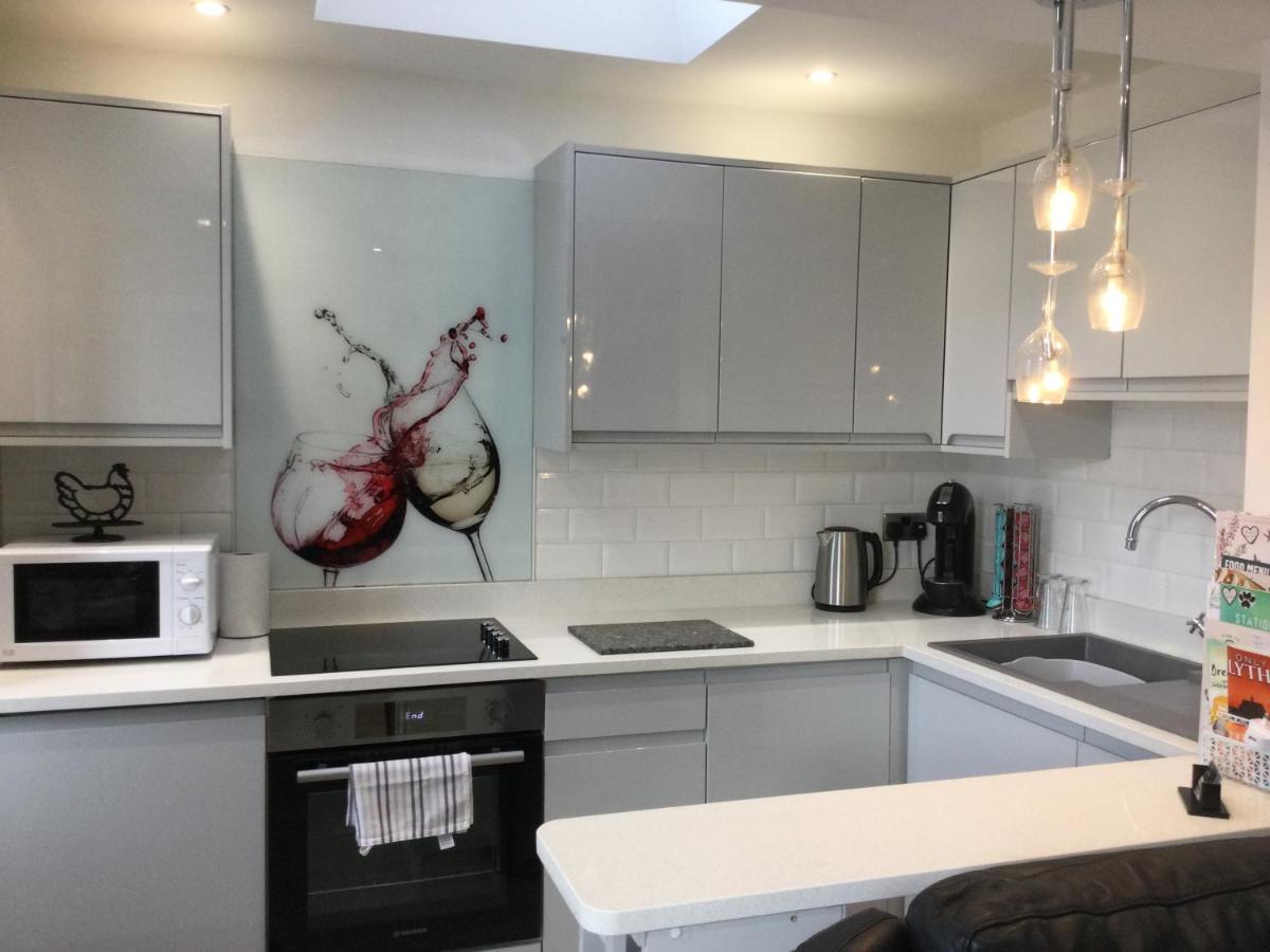 Leafy Lytham Central Lovely Ground Floor 1 Bedroom Apartment With Private Garden In Lytham Dog Friendly リザム・セント・アンズ エクステリア 写真