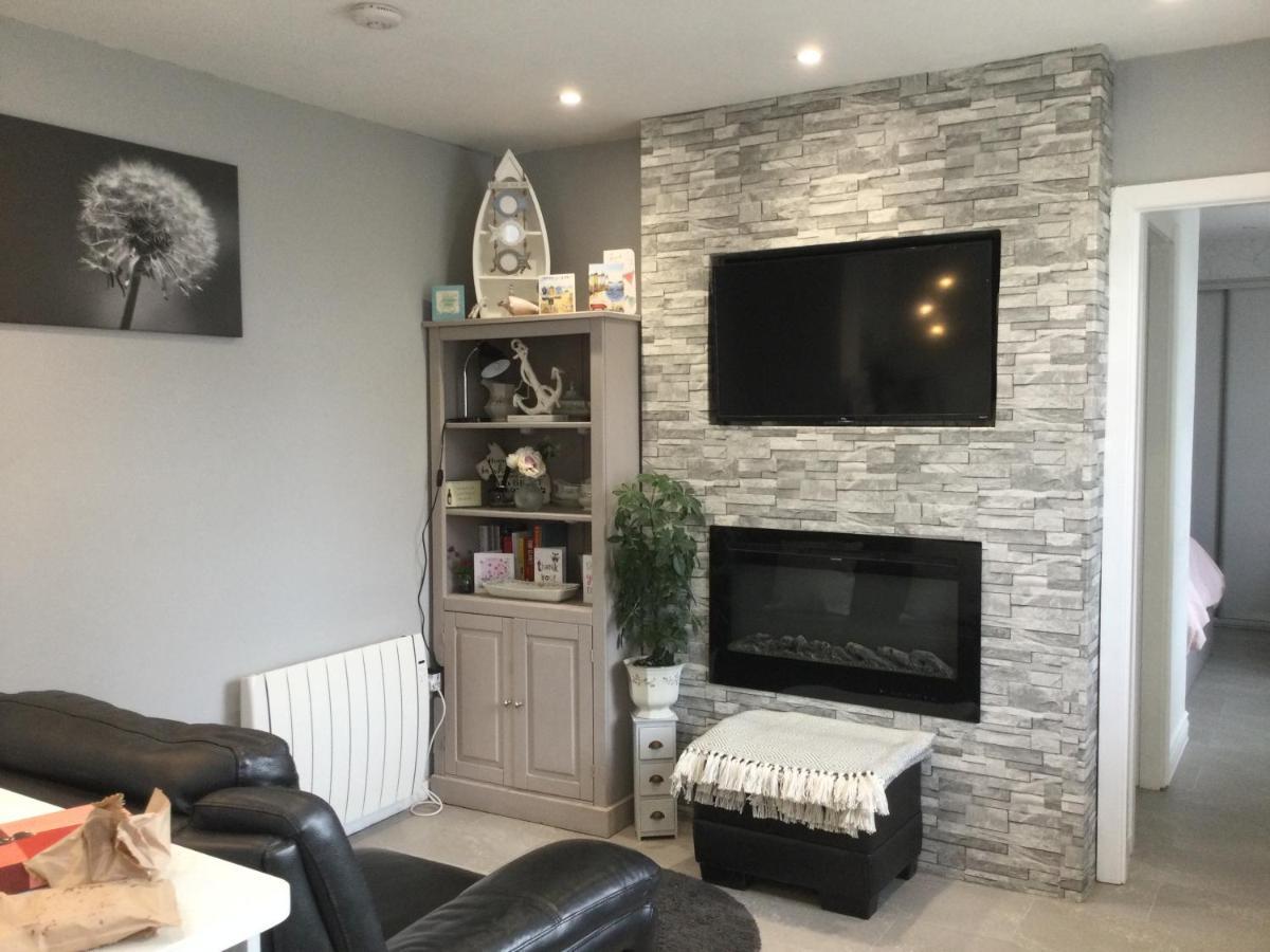 Leafy Lytham Central Lovely Ground Floor 1 Bedroom Apartment With Private Garden In Lytham Dog Friendly リザム・セント・アンズ エクステリア 写真