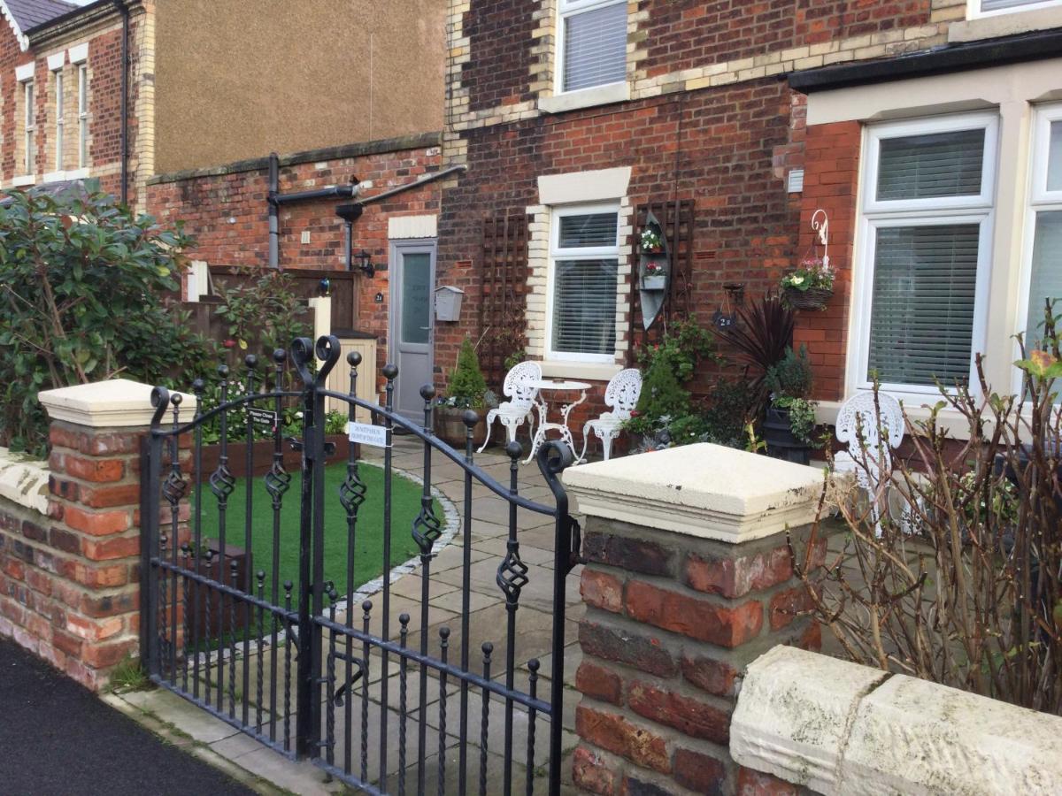 Leafy Lytham Central Lovely Ground Floor 1 Bedroom Apartment With Private Garden In Lytham Dog Friendly リザム・セント・アンズ エクステリア 写真